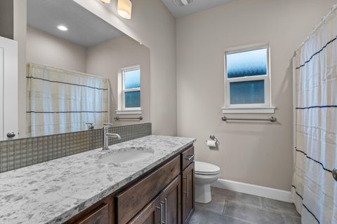 Tiny photo for 4980 SW Zenith Avenue, Redmond, OR 97756 (MLS # 220212433)