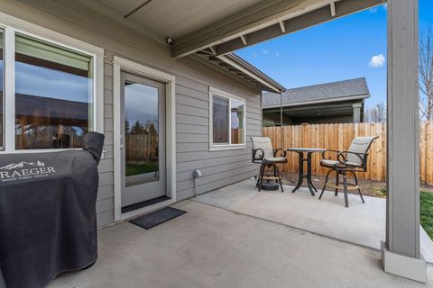 Tiny photo for 4980 SW Zenith Avenue, Redmond, OR 97756 (MLS # 220212433)