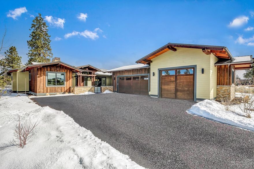 Custom single level Tetherow home; entry patio leads to open, vaulted great room with lots of natural light. Kitchen features custom cabinetry, quartz counters & stainless appliances. Private master suite w/tiled shower, separate tub, heated floors & large walk-in. 4th bedroom near master, used as den/office. Guest bedrooms separated from master suite, feature jack/jill bath, bonus room & built-ins. Raised heel 14'' truss, 8'' double exterior walls & PV solar system make this a highly efficient home.