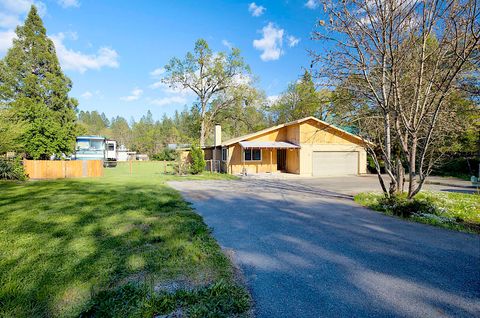 Tiny photo for 273 Genverna Glen Gln, Grants Pass, OR 97527 (MLS # 220219539)
