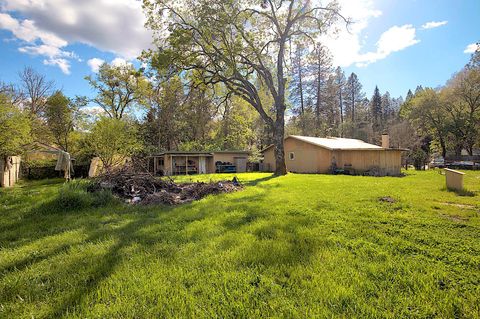 Tiny photo for 273 Genverna Glen Gln, Grants Pass, OR 97527 (MLS # 220219539)