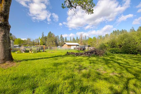 Tiny photo for 273 Genverna Glen Gln, Grants Pass, OR 97527 (MLS # 220219539)
