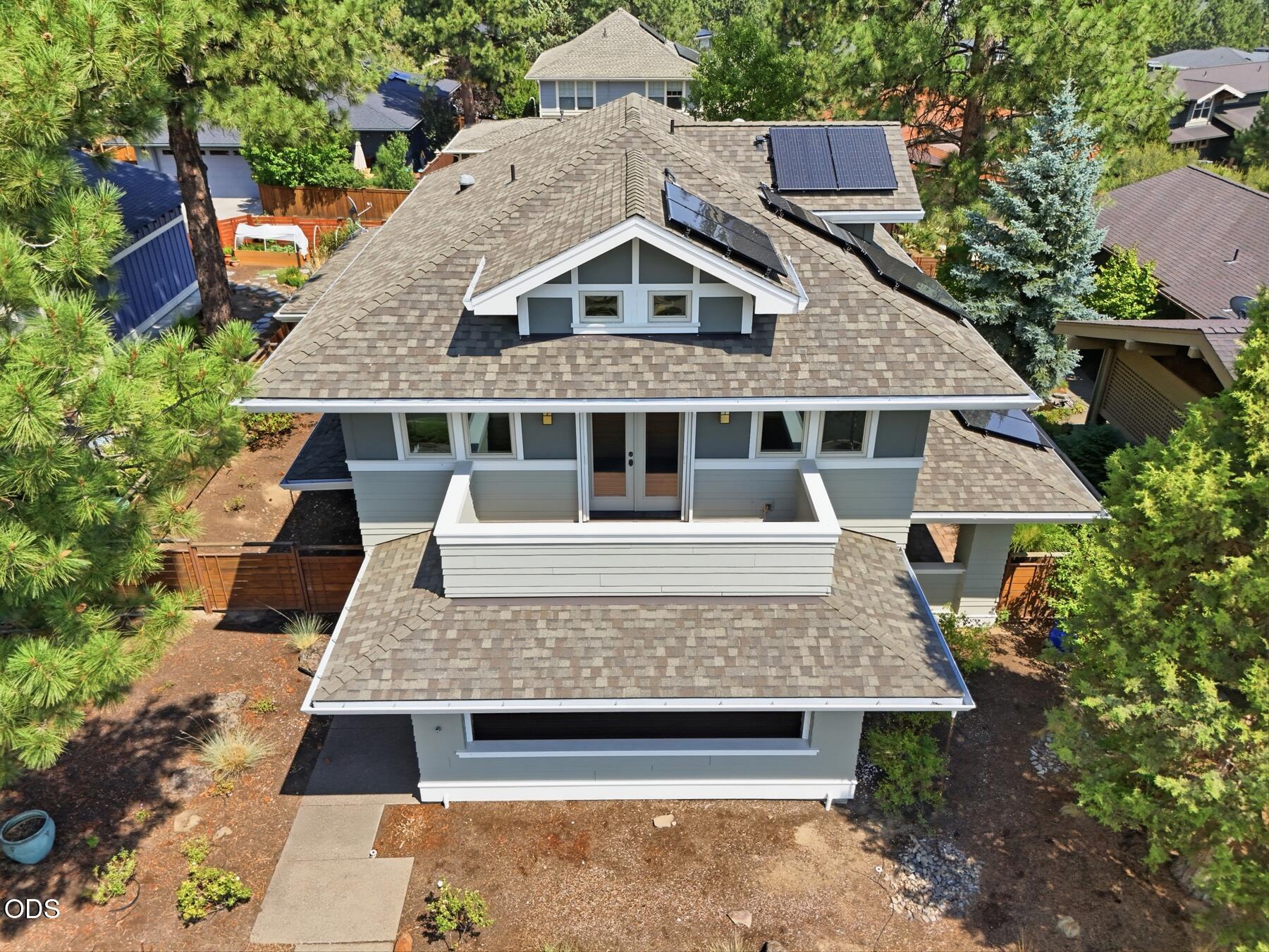 810 NW John Fremont Street