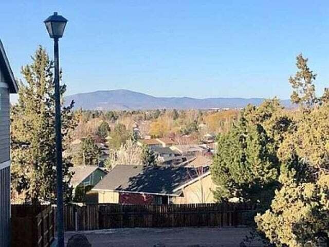 2429 SW Valleyview Drive