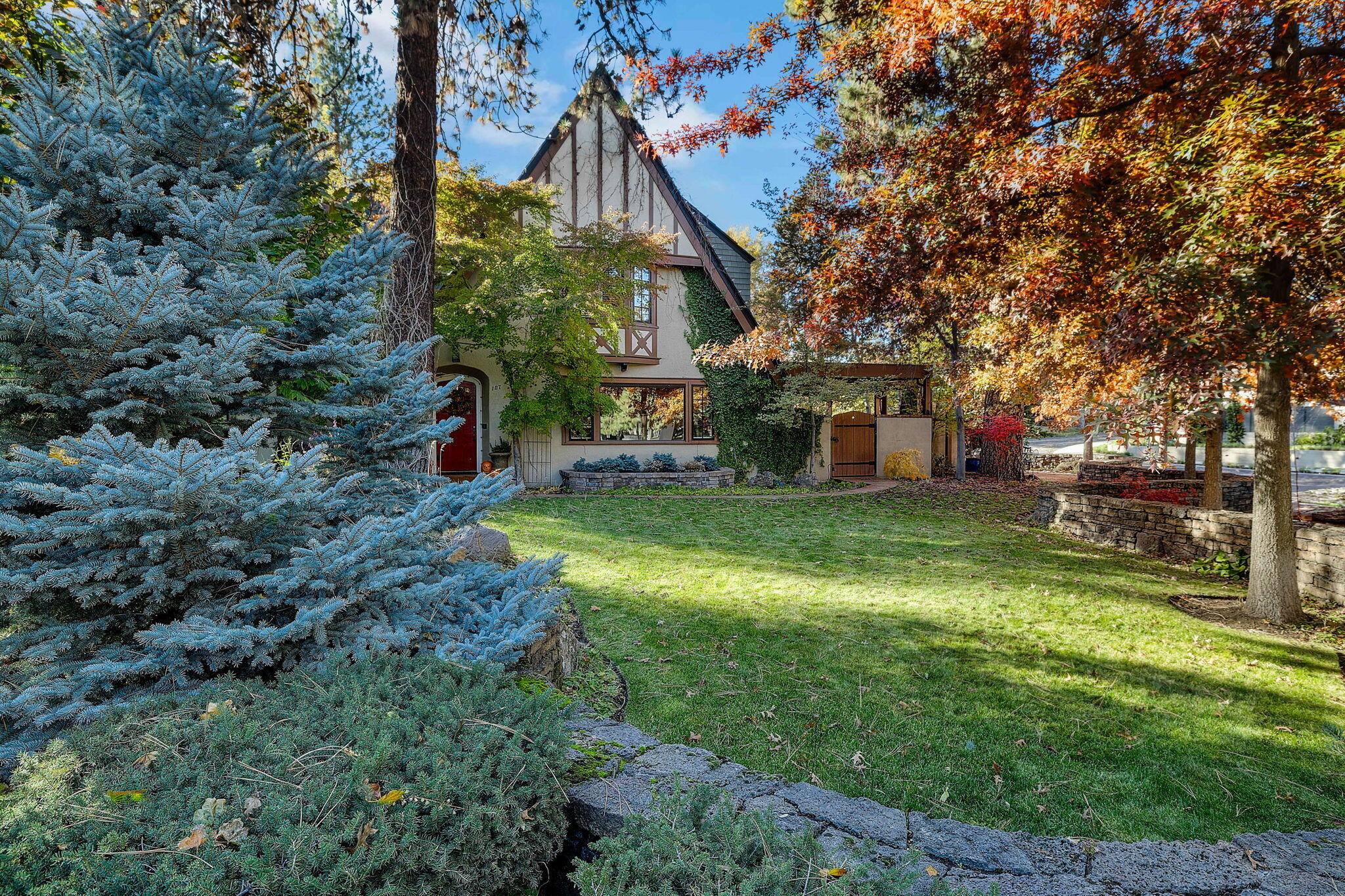 107 NW Drake Road