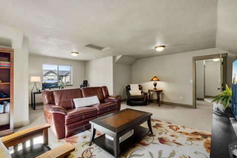 Tiny photo for 20177 Roper Lane, Bend, OR 97703 (MLS # 220220193)