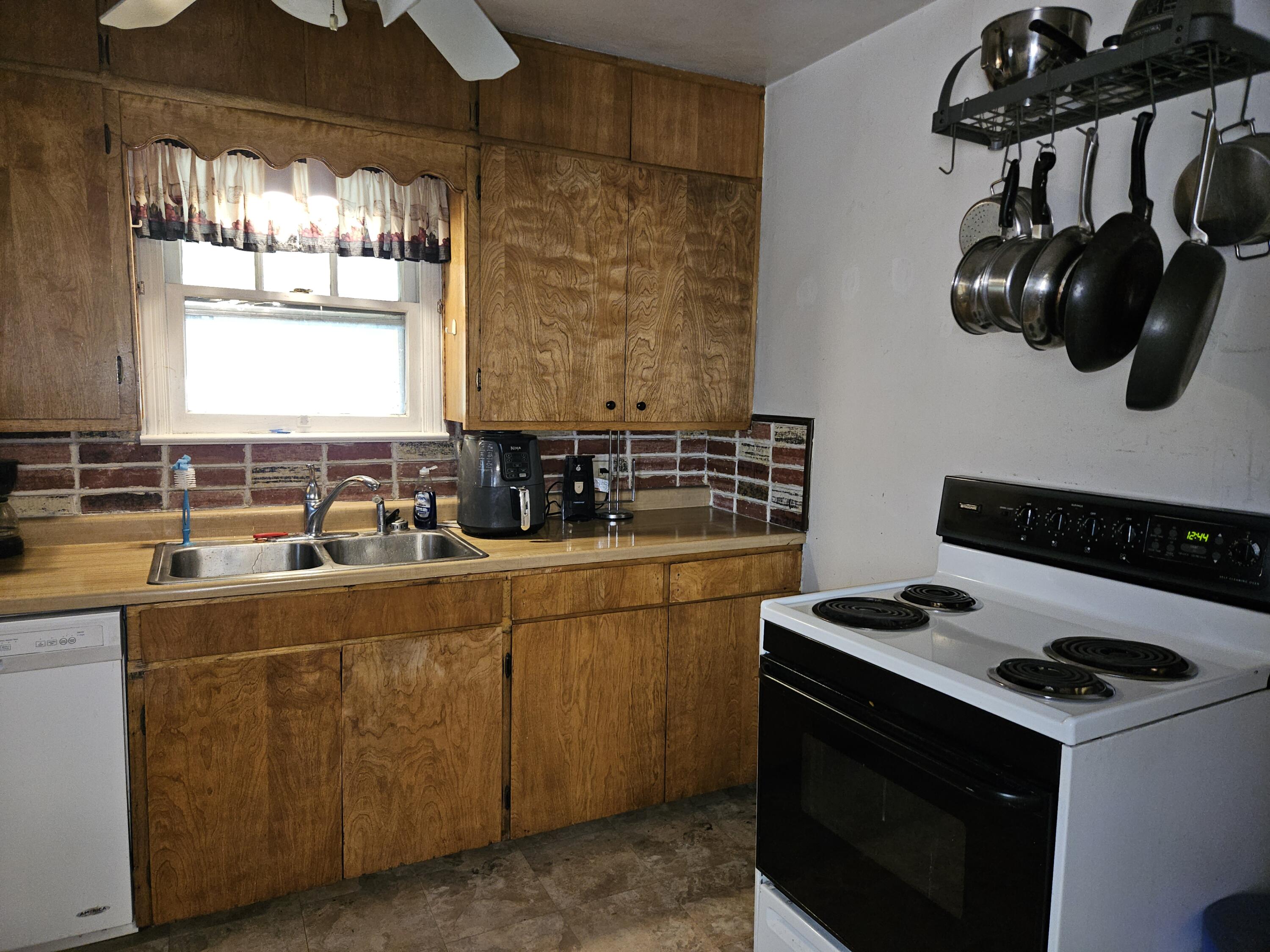 Old Orchard Manor - Residential