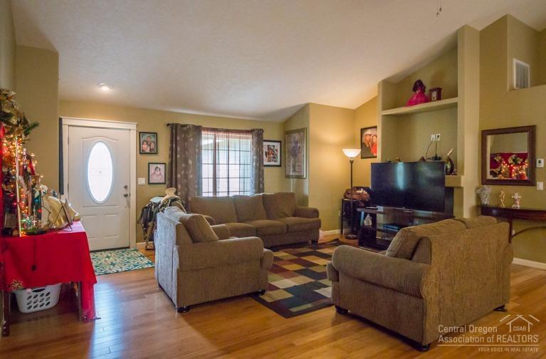 Ni Lah Sha Village - Residential