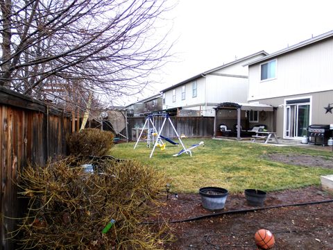 Tiny photo for 2885 SW Juniper Avenue, Redmond, OR 97756 (MLS # 220213976)