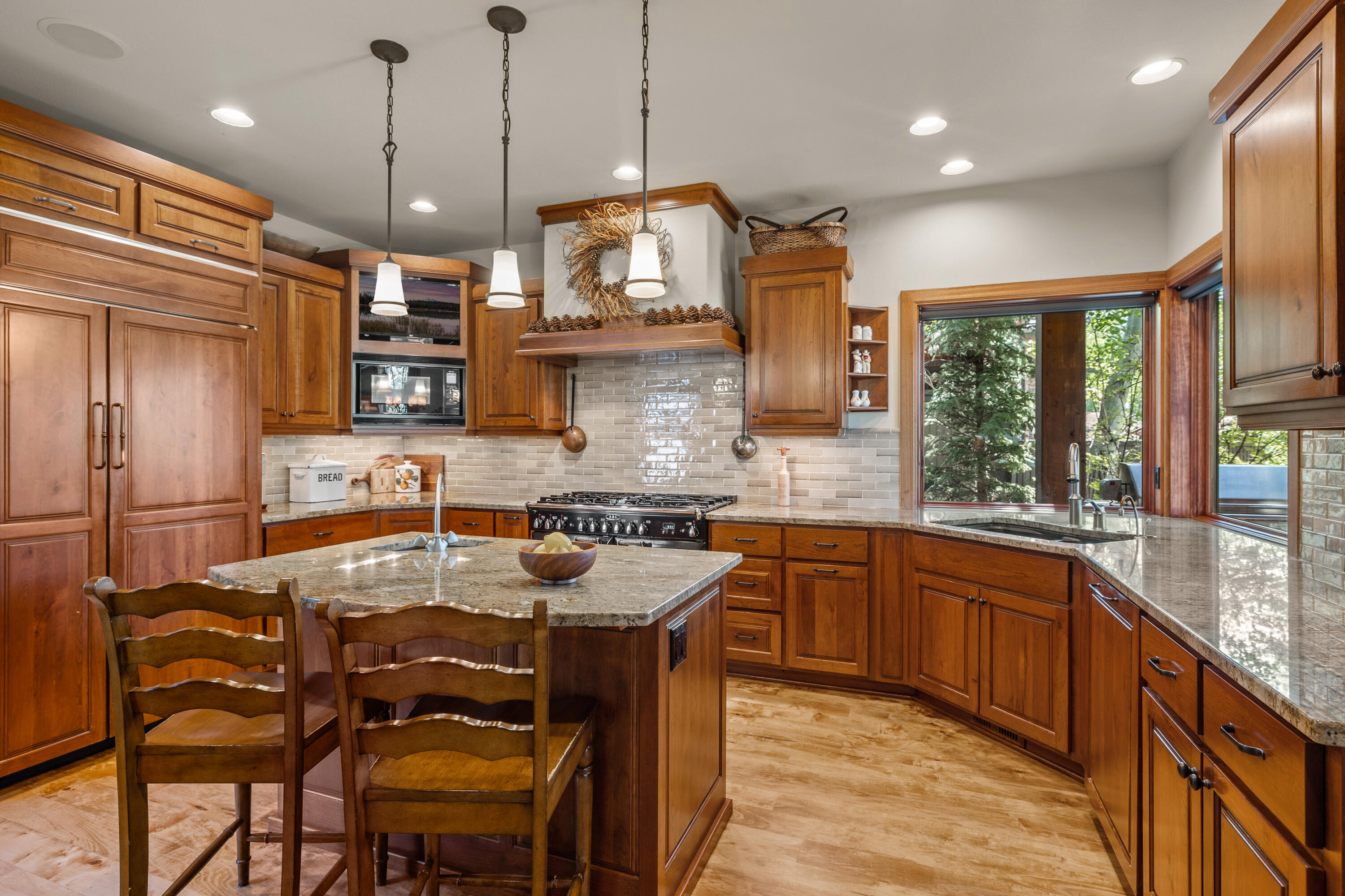 Broken Top - Residential