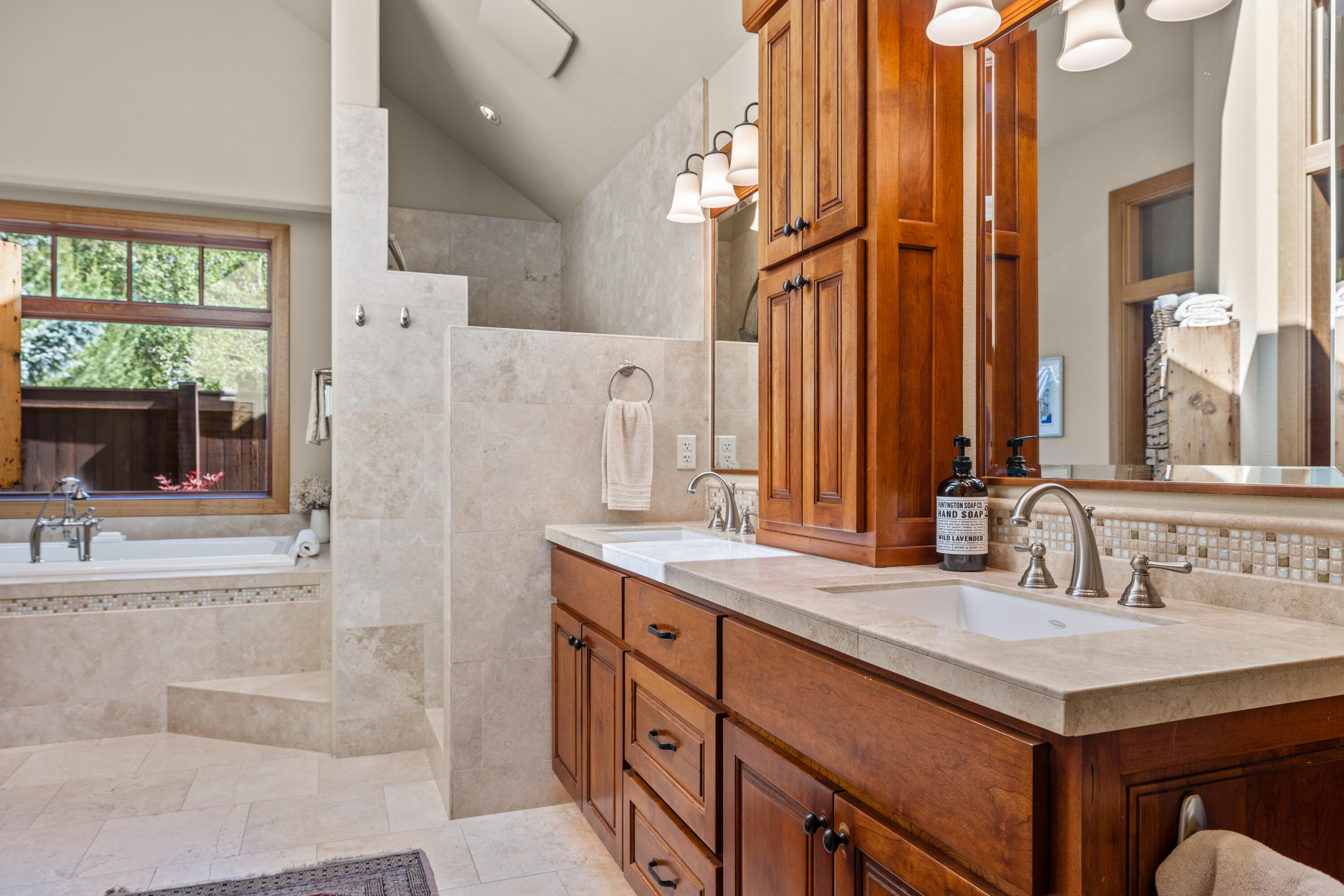 Broken Top - Residential