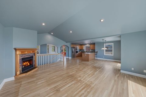Tiny photo for 2409 NW Hillpine Court, Bend, OR 97703 (MLS # 220221344)