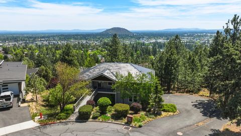 Photo of 2409 NW Hillpine Court, Bend, OR 97703 (MLS # 220221344)