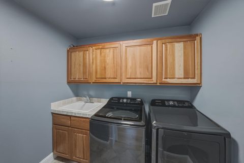 Tiny photo for 2409 NW Hillpine Court, Bend, OR 97703 (MLS # 220221344)