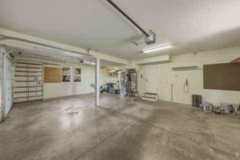 Tiny photo for 2409 NW Hillpine Court, Bend, OR 97703 (MLS # 220221344)