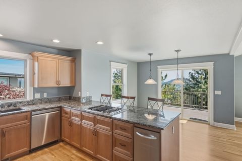 Tiny photo for 2409 NW Hillpine Court, Bend, OR 97703 (MLS # 220221344)