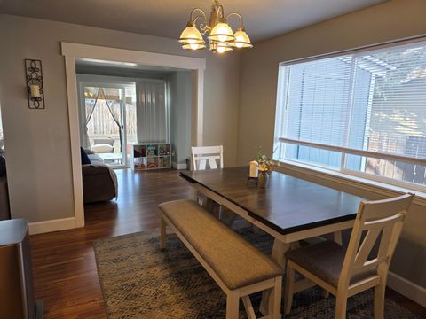 Tiny photo for 1071 NE NE Locksley Drive, Bend, OR 97701 (MLS # 220217555)