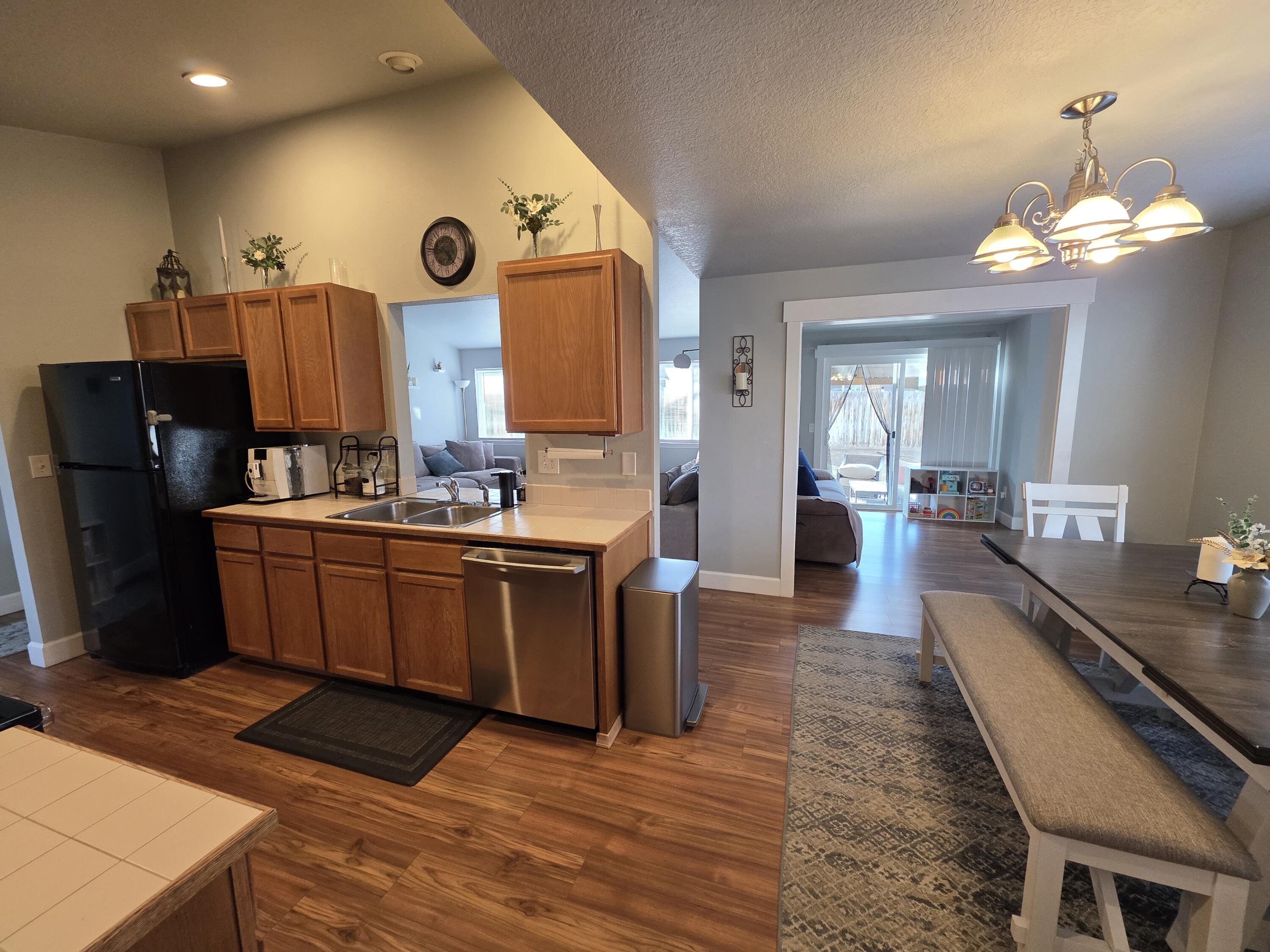 1071 NE NE Locksley Drive