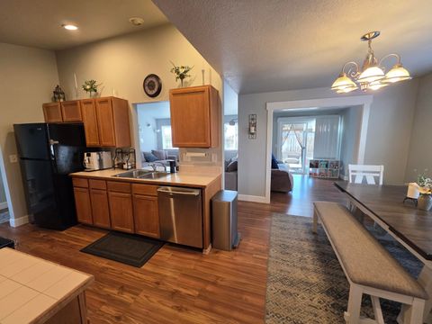 Tiny photo for 1071 NE NE Locksley Drive, Bend, OR 97701 (MLS # 220217555)