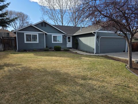 Photo of 1071 NE NE Locksley Drive, Bend, OR 97701 (MLS # 220217555)