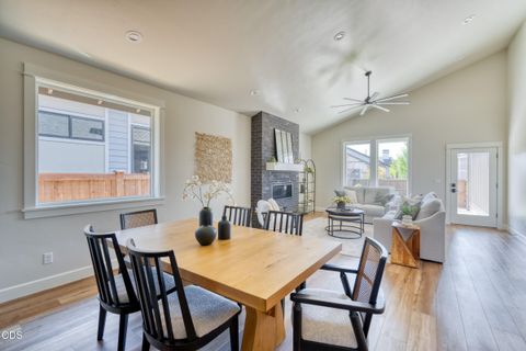 Tiny photo for 842 NW 18th Court, Redmond, OR 97756 (MLS # 220225098)