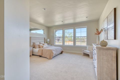 Tiny photo for 842 NW 18th Court, Redmond, OR 97756 (MLS # 220225098)