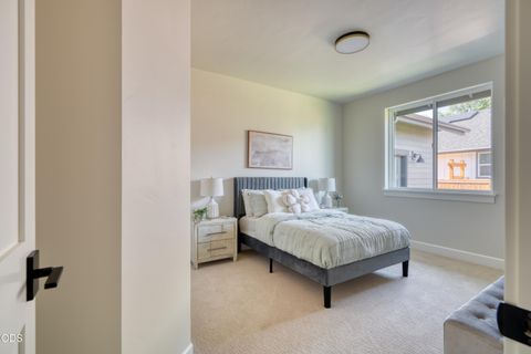Tiny photo for 842 NW 18th Court, Redmond, OR 97756 (MLS # 220225098)