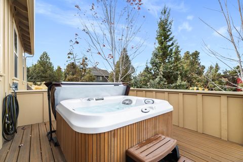 Tiny photo for 126 Highland Meadow Loop, Redmond, OR 97756 (MLS # 220211593)