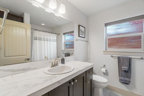 Tiny photo for 126 Highland Meadow Loop, Redmond, OR 97756 (MLS # 220211593)