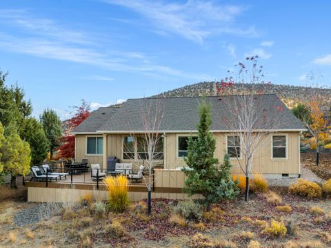 Tiny photo for 126 Highland Meadow Loop, Redmond, OR 97756 (MLS # 220211593)