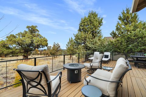 Tiny photo for 126 Highland Meadow Loop, Redmond, OR 97756 (MLS # 220211593)