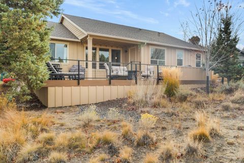 Tiny photo for 126 Highland Meadow Loop, Redmond, OR 97756 (MLS # 220211593)