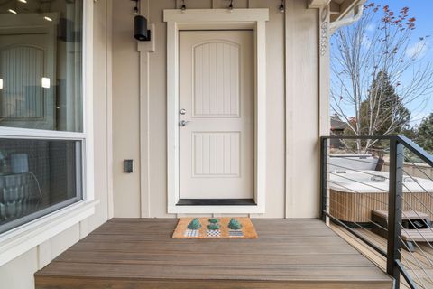 Tiny photo for 126 Highland Meadow Loop, Redmond, OR 97756 (MLS # 220211593)