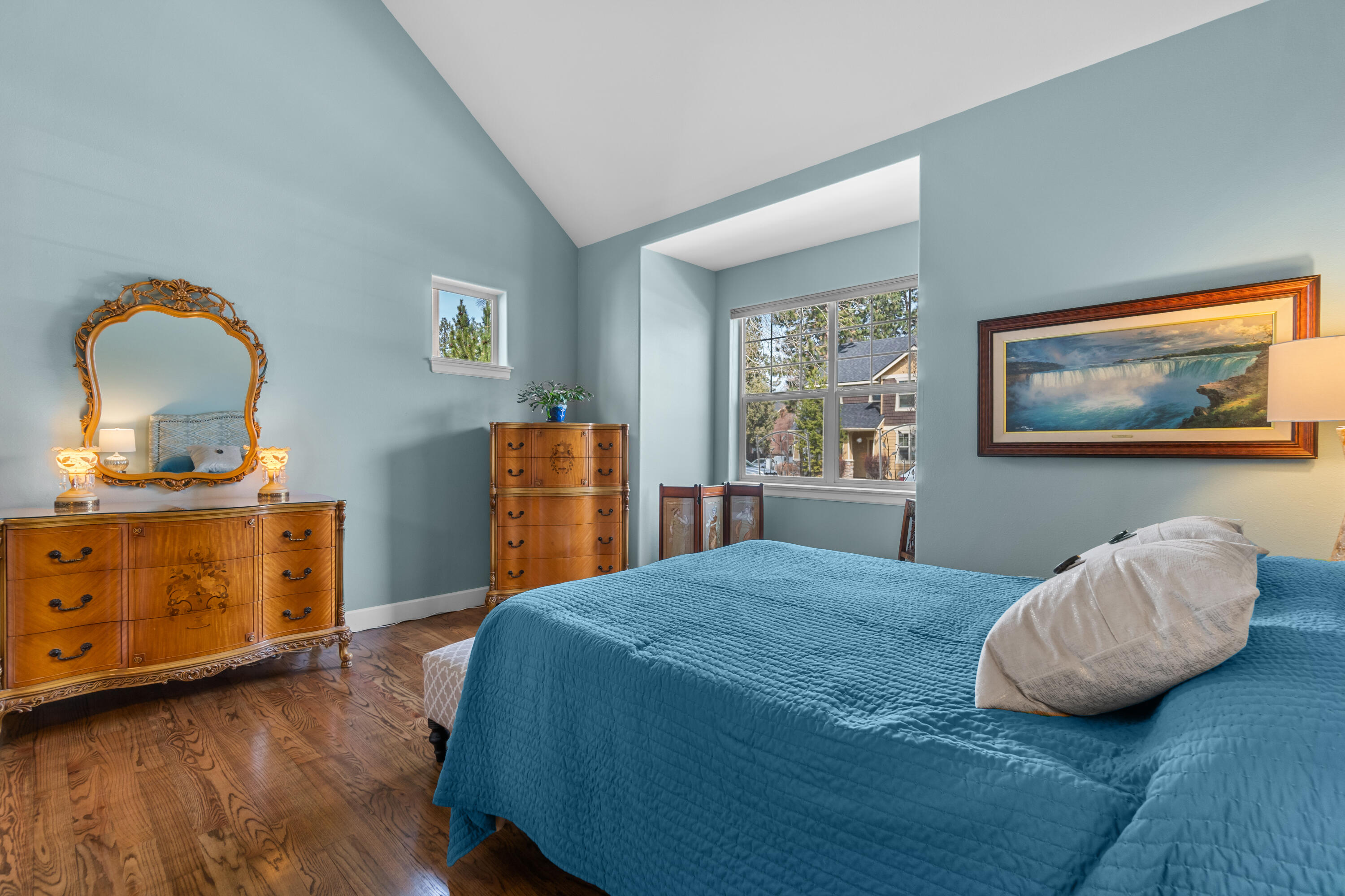 Hollygrape - Residential