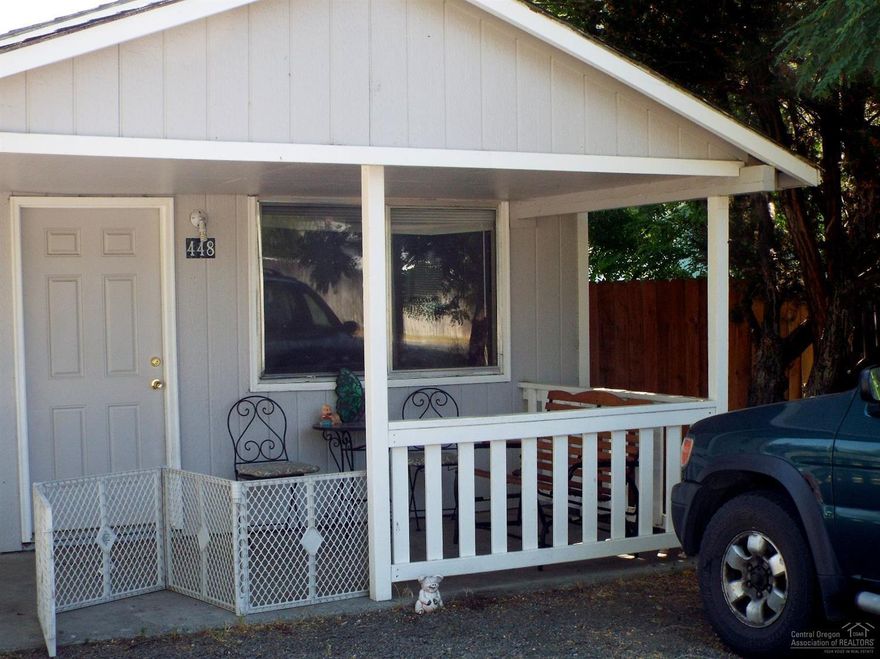 This well kept Single-level home is located on a 0.24 acre lot and offers room for parking your boat, RV or extra vehicles. Home offers newer flooring as well as recent exterior paint and a new hot water heater. Bedroom offers double closets and kitchen is complete with Range/Oven and Refrigerator. Schedule your showing today.