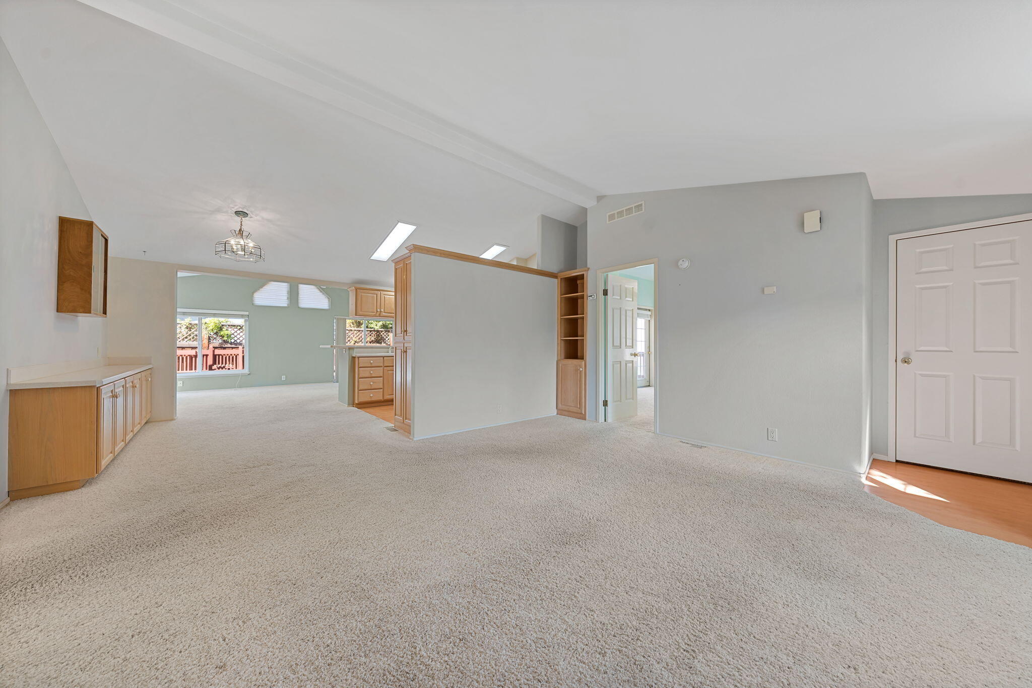 2477 NE Iris Way