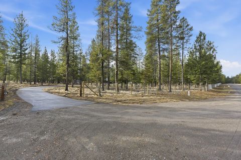 Tiny photo for 1406 Circle Bar Drive, La Pine, OR 97739 (MLS # 220215878)