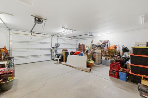 Tiny photo for 1406 Circle Bar Drive, La Pine, OR 97739 (MLS # 220215878)