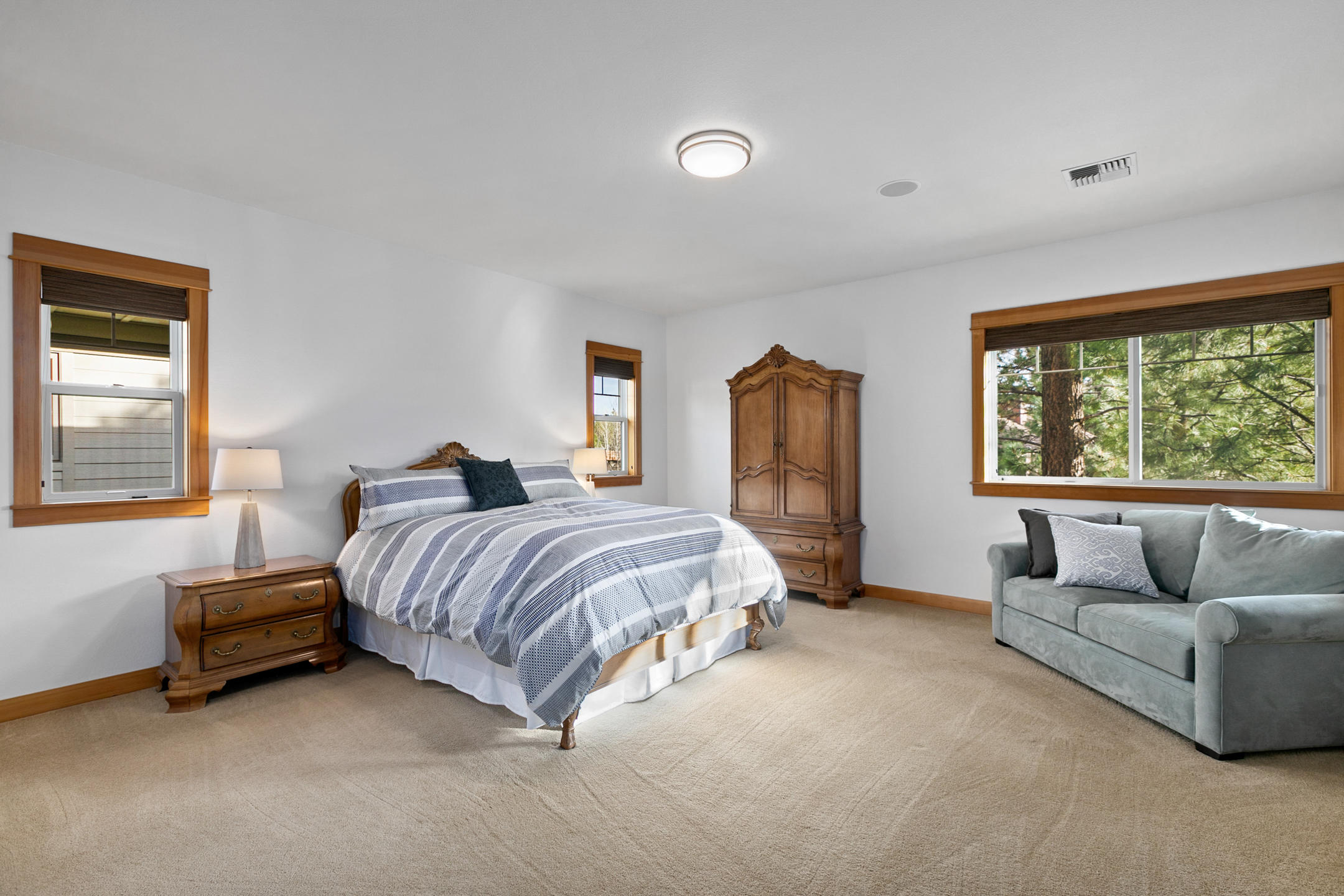 Three Pines - Residential