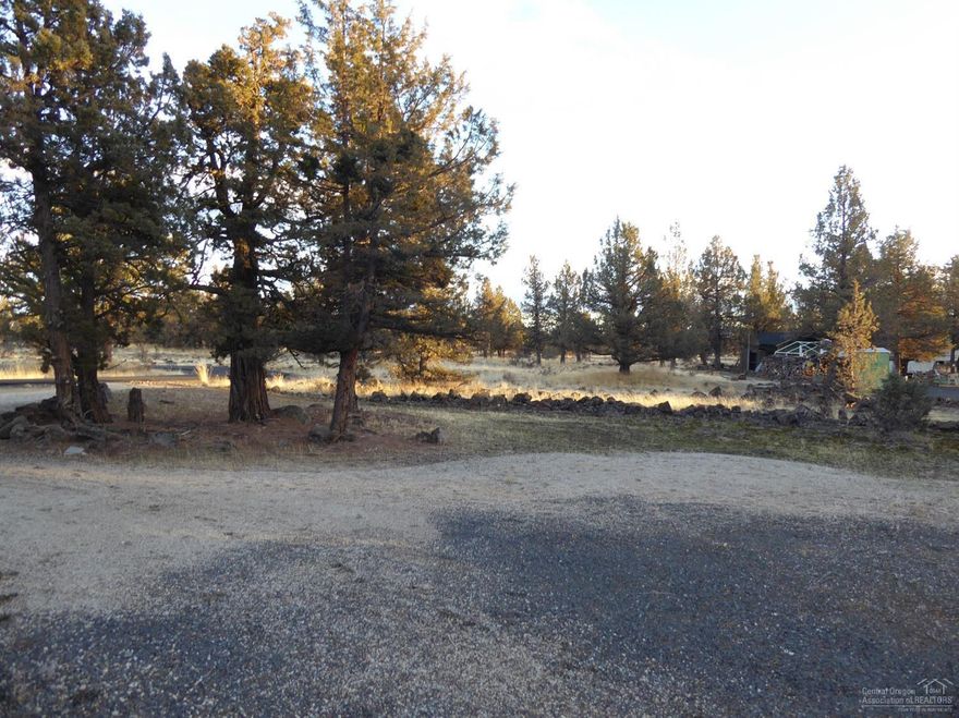 Great .70 acre parcel inside 3 Rivers Rec, off grid gated community. Buy this property and enjoy all the amenities 3 Rivers has to offer. Beach access on Metolius River, gun range, private airstrip, ATV/dirt bike trails.