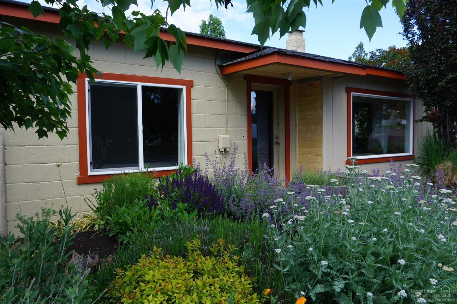 Townsite Of Laidlaw - Residential