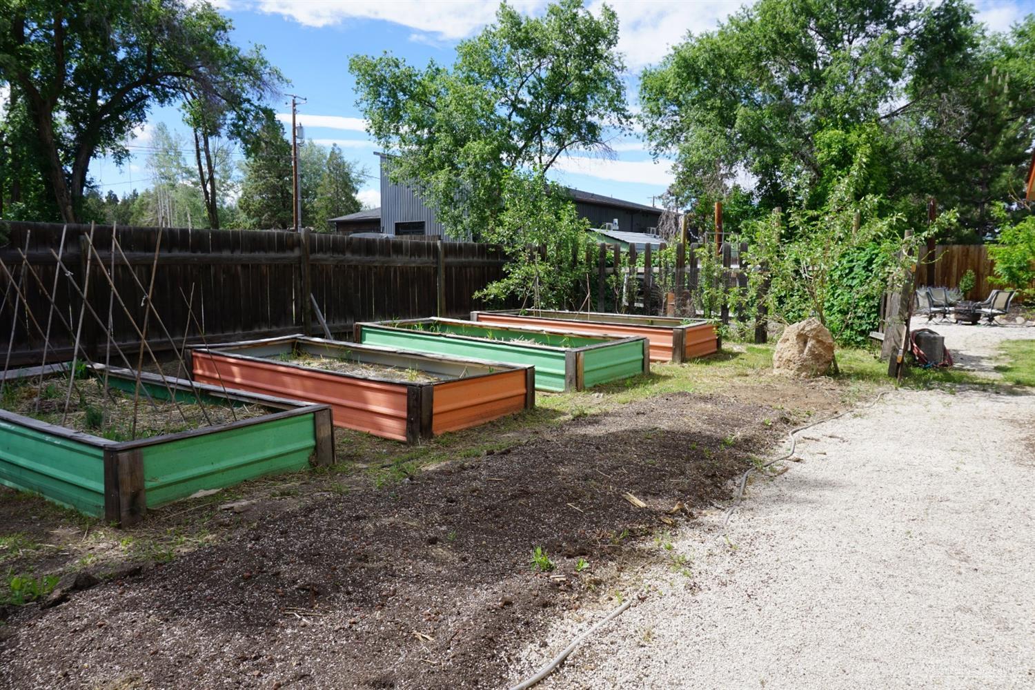 Townsite Of Laidlaw - Residential