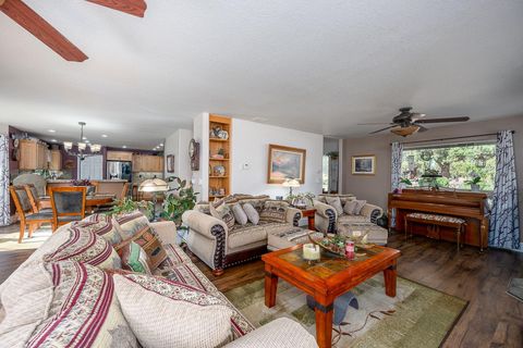 Tiny photo for 64492 Sylvan Loop, Bend, OR 97701 (MLS # 220210254)