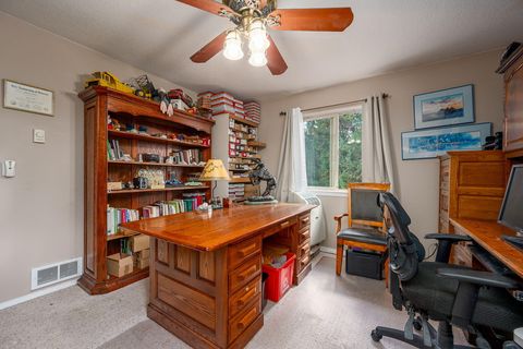 Tiny photo for 64492 Sylvan Loop, Bend, OR 97701 (MLS # 220210254)