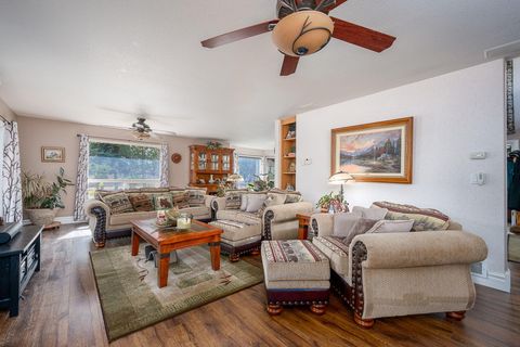 Tiny photo for 64492 Sylvan Loop, Bend, OR 97701 (MLS # 220210254)