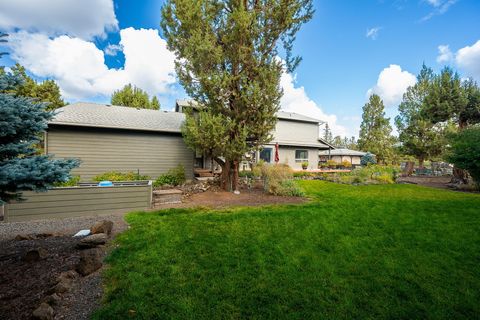 Tiny photo for 64492 Sylvan Loop, Bend, OR 97701 (MLS # 220210254)