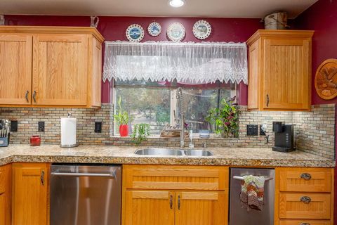 Tiny photo for 64492 Sylvan Loop, Bend, OR 97701 (MLS # 220210254)