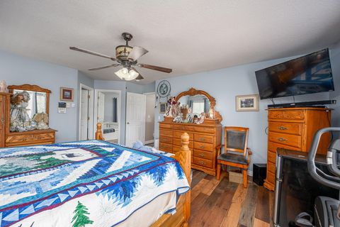Tiny photo for 64492 Sylvan Loop, Bend, OR 97701 (MLS # 220210254)