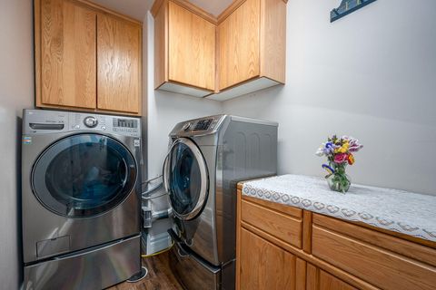 Tiny photo for 64492 Sylvan Loop, Bend, OR 97701 (MLS # 220210254)