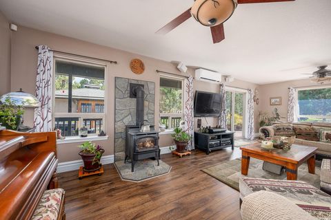 Tiny photo for 64492 Sylvan Loop, Bend, OR 97701 (MLS # 220210254)